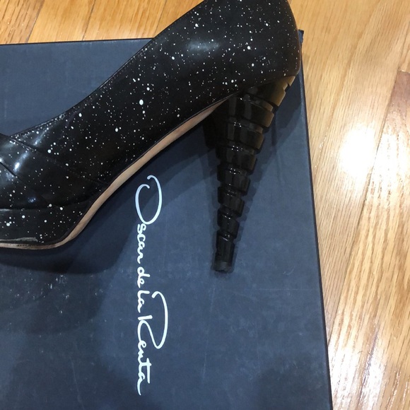 Oscar de la Renta size 38.5 - Picture 3 of 6